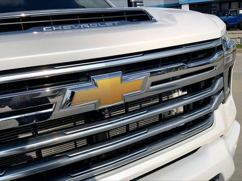 Used 2024 Chevrolet Silverado 3500 High Country image 28