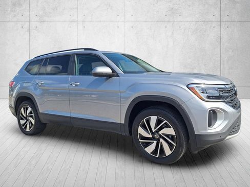 Used 2026 Volkswagen Atlas SE FWD image 3