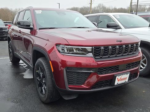 New 2026 Jeep Grand Cherokee Altitude AWD/4WD image 1