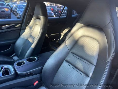 Used 2020 Porsche Panamera image 10