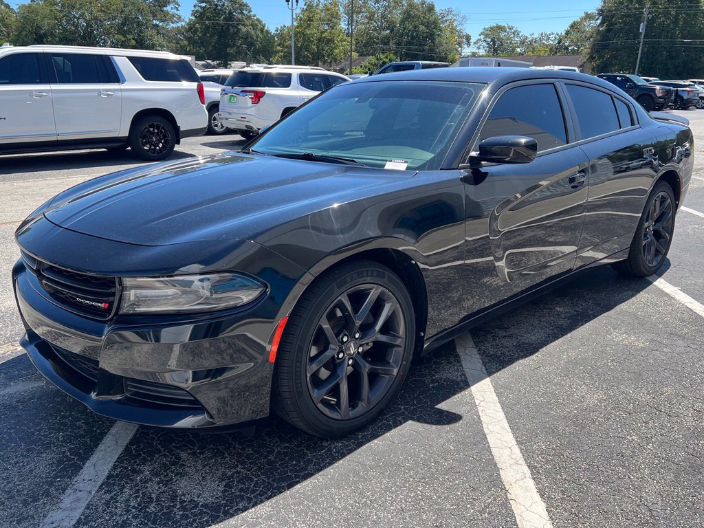 Used 2020 Dodge Charger SXT w/ Blacktop Package RWD image 29