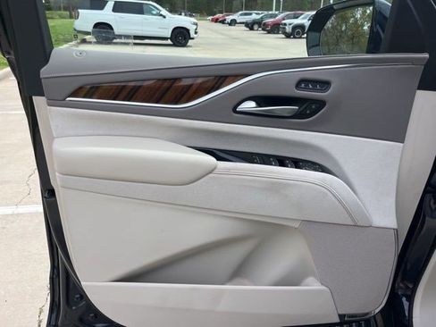 Certified 2023 Cadillac Escalade ESV Premium Luxury Platinum RWD image 14