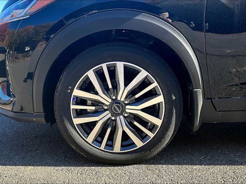 New 2024 Nissan Kicks SV image 7