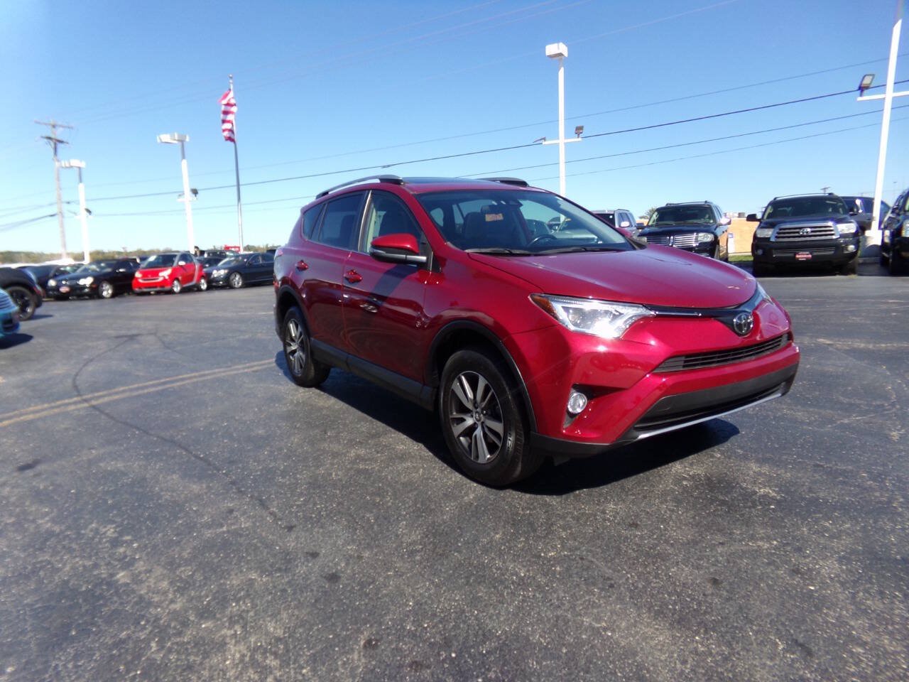 Used 2018 Toyota RAV4 XLE w/ Plus Extra Value Package AWD/4WD image 4