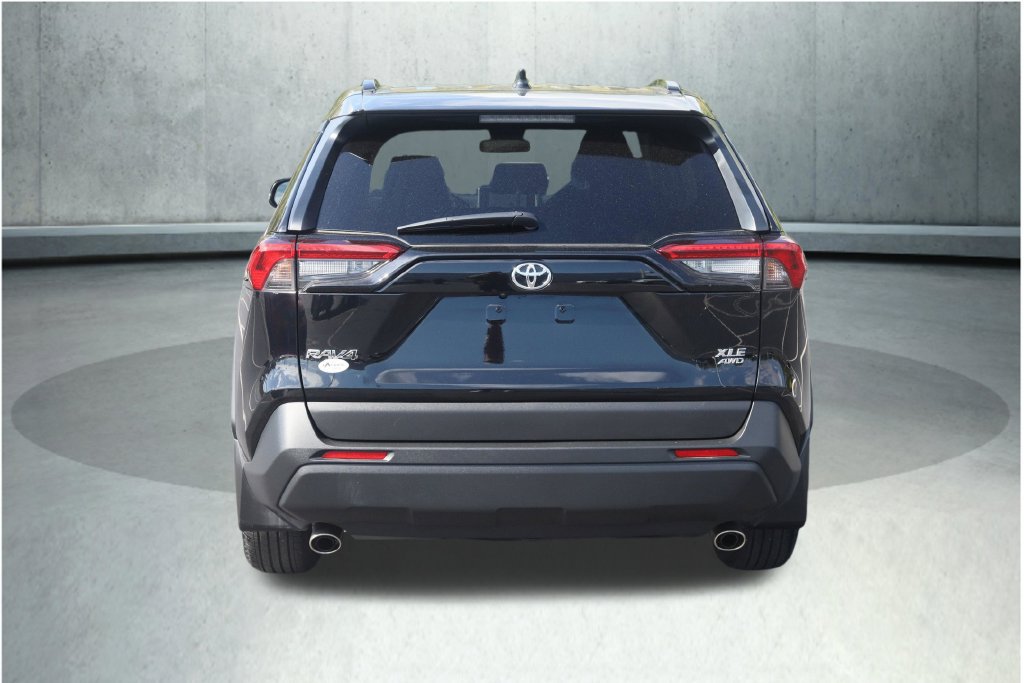 Used 2023 Toyota RAV4 XLE AWD/4WD image 27