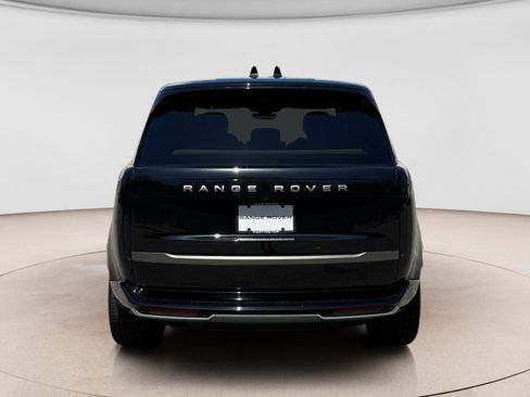 Used 2024 Land Rover Range Rover SE AWD/4WD image 4
