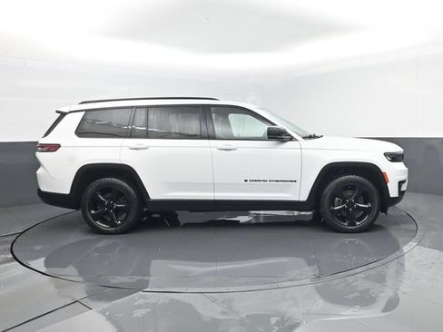 Used 2021 Jeep Grand Cherokee L Laredo AWD/4WD image 4