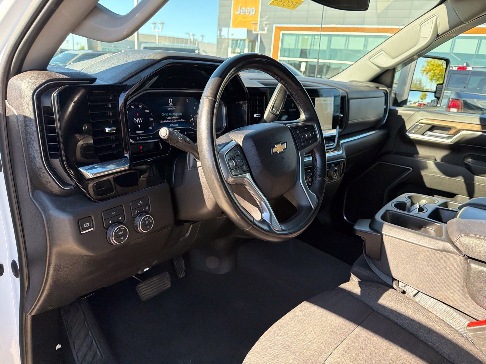 Used 2024 Chevrolet Silverado 2500 LT AWD/4WD image 10