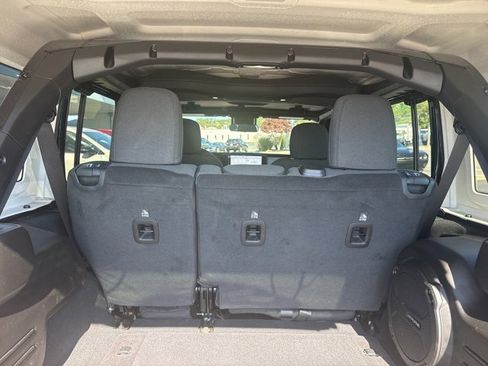 Used 2024 Jeep Wrangler Willys image 29