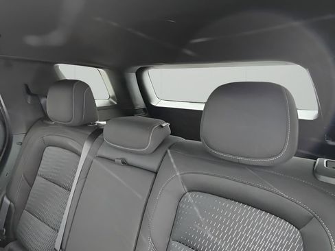 Used 2025 Chevrolet Equinox LT image 13