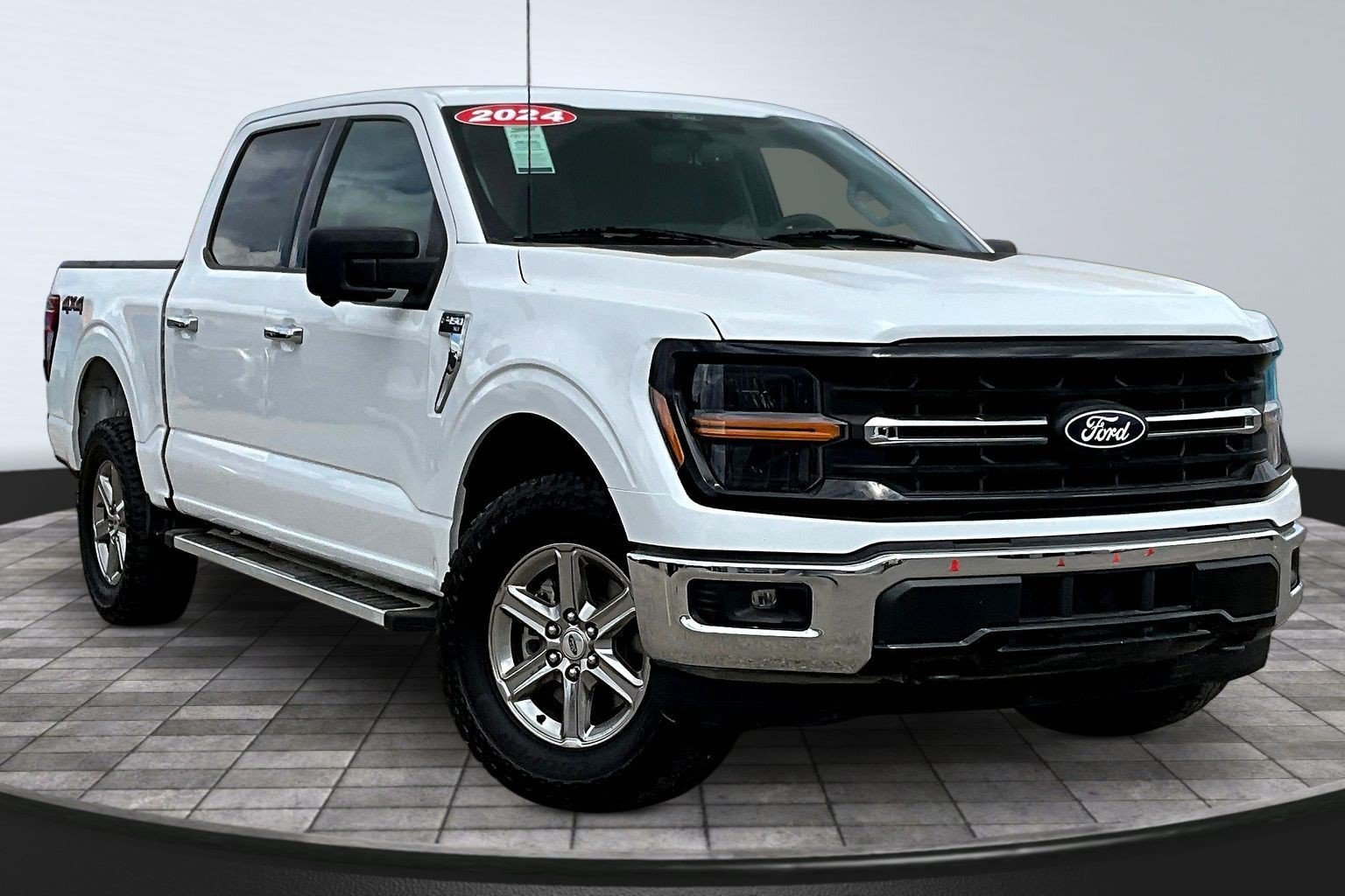 Used 2024 Ford F150 XLT w/ Tow/Haul Package AWD/4WD image 4