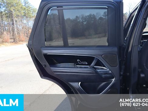 Used 2023 Land Rover Range Rover Autobiography image 18