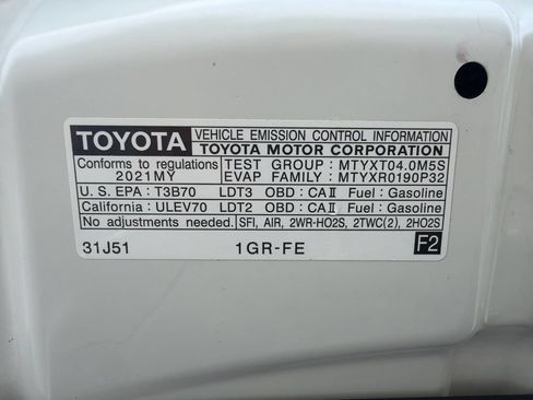 Used 2021 Toyota 4Runner Venture w/ Moonroof Package AWD/4WD image 30