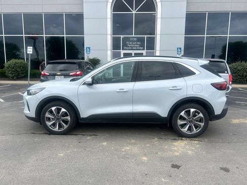 Used 2025 Ford Escape Platinum AWD/4WD image 6