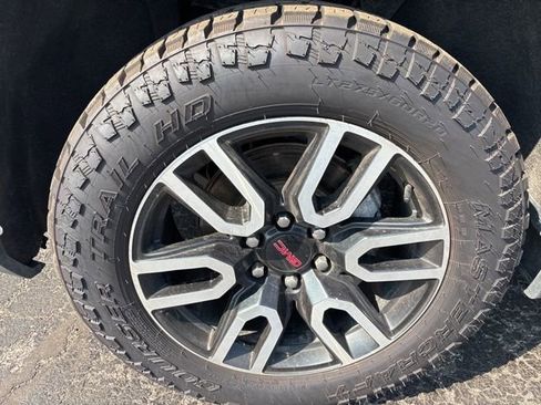 Used 2023 GMC Sierra 1500 AT4 w/ AT4 Preferred Package AWD/4WD image 31