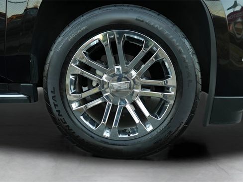 Used 2020 Cadillac Escalade ESV 4WD image 17