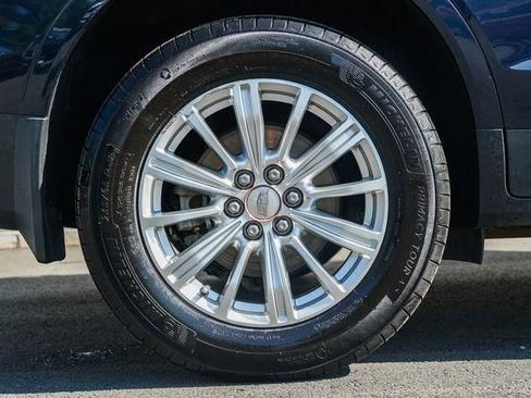 Used 2017 Cadillac XT5 FWD image 17