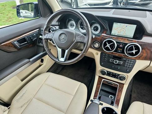 Used 2015 Mercedes-Benz GLK 350 4MATIC image 29