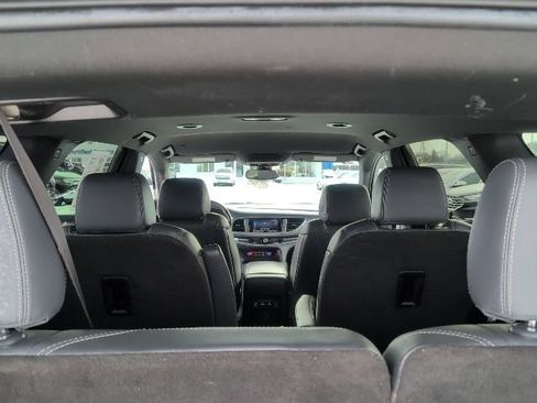 Used 2023 Buick Enclave Essence image 42