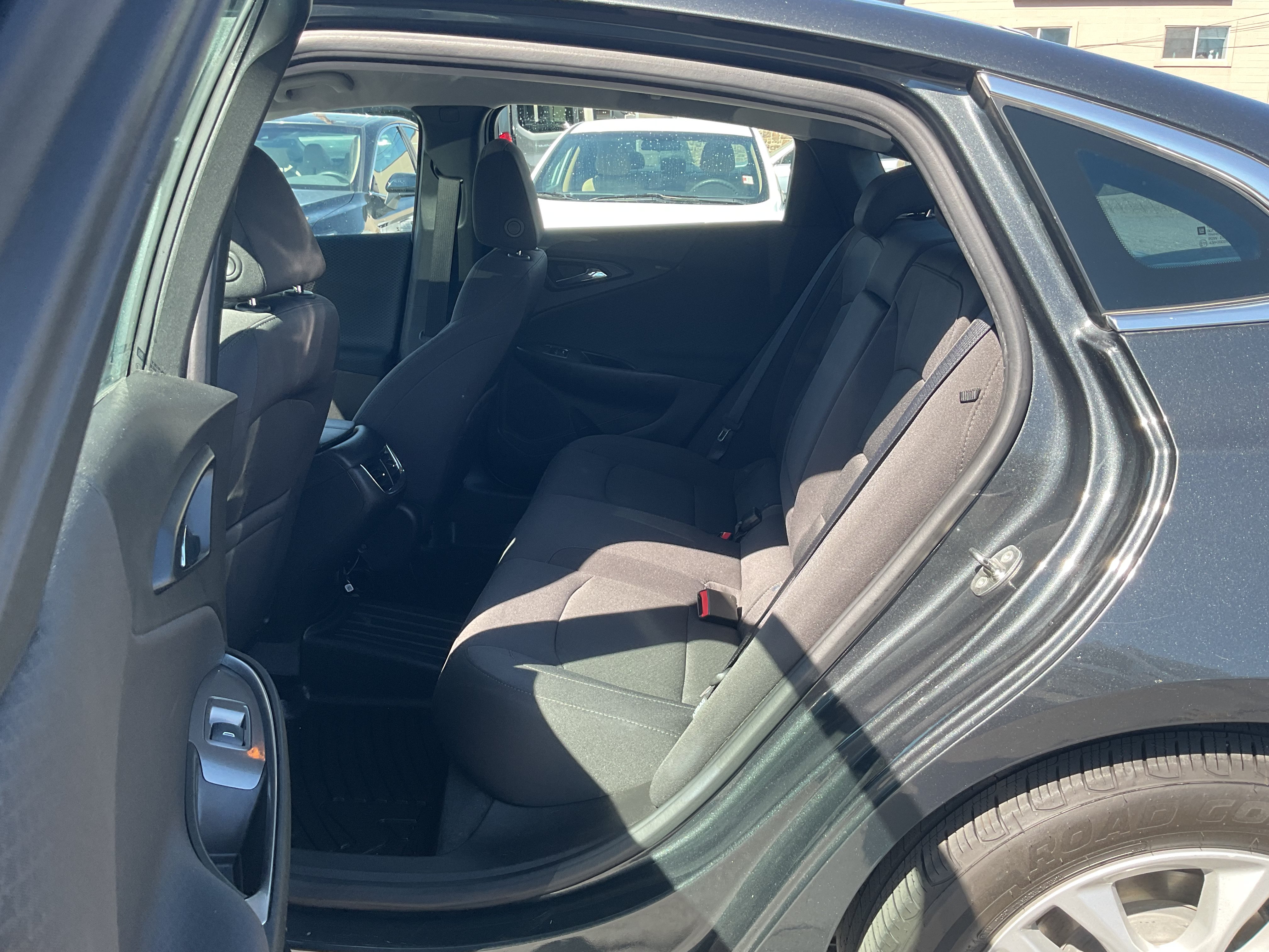 Used 2017 Chevrolet Malibu LT FWD image 14