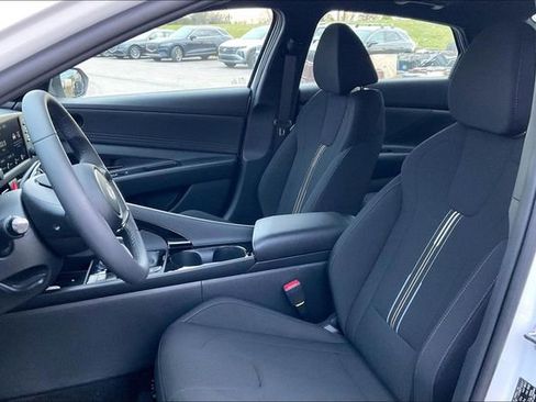New 2026 Hyundai Elantra SEL Sport Premium FWD image 9