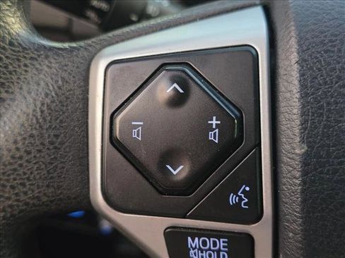 Used 2019 Toyota Tundra SR5 w/ SR5 Upgrade Package AWD/4WD image 8