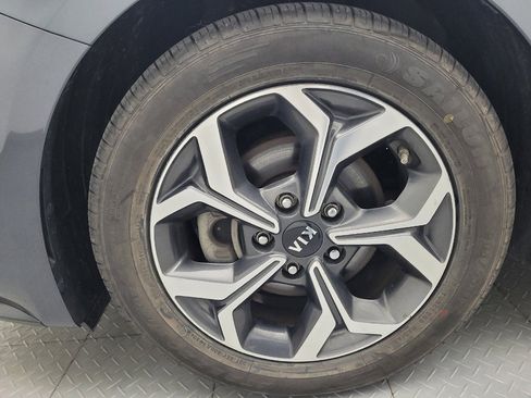 Used 2020 Kia Forte LXS FWD image 31
