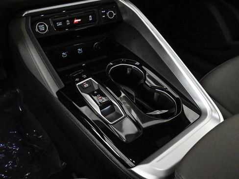 Used 2025 Audi Q5 Premium w/ Convenience Package image 12