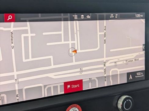 Used 2023 Porsche Macan image 13