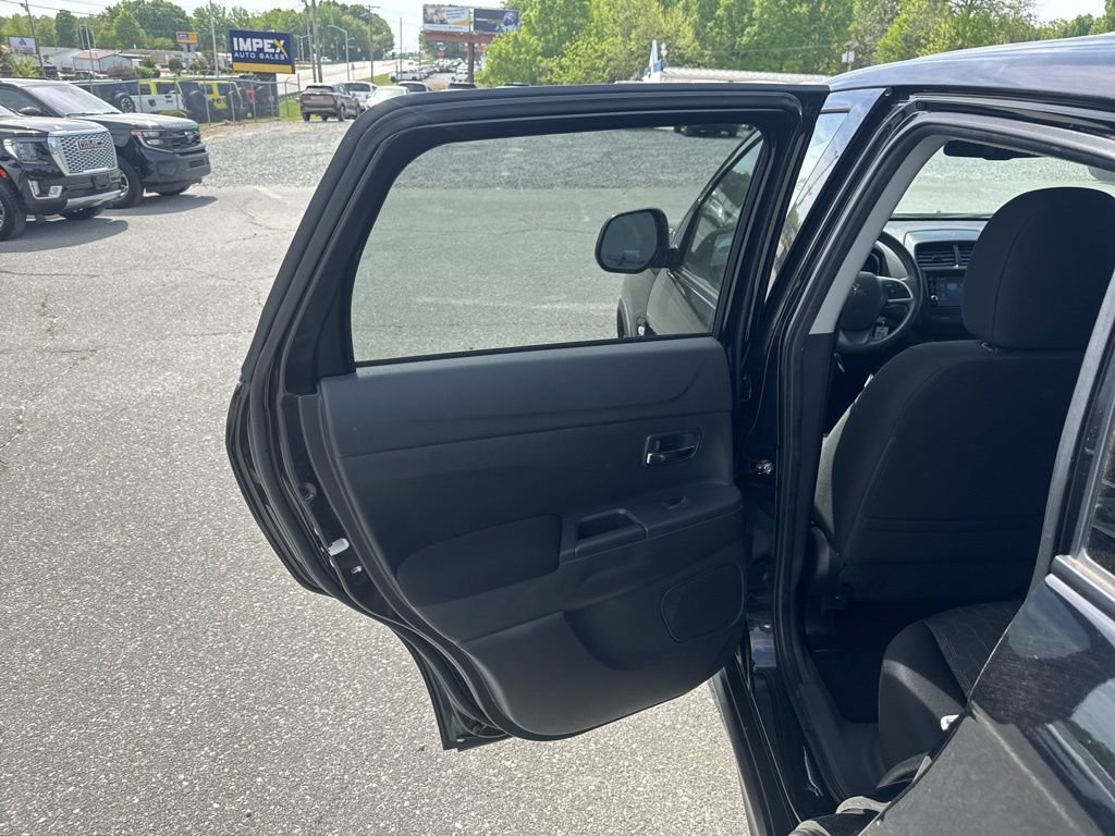 Used 2024 Mitsubishi Outlander Sport ES AWD/4WD image 23