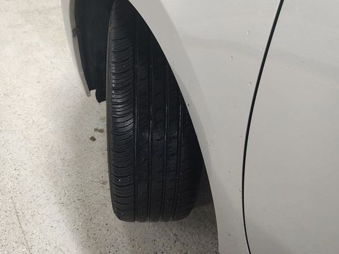 Used 2016 Toyota Corolla LE image 31