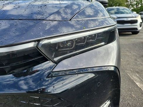 Used 2023 Toyota Crown Limited image 10