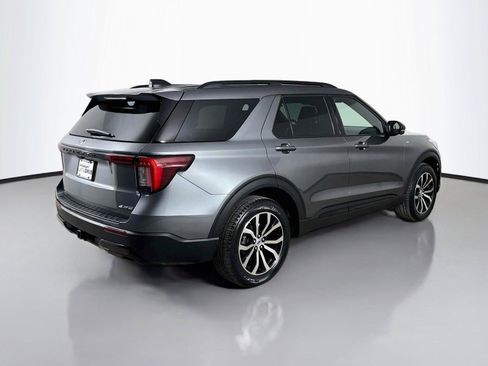 Used 2025 Ford Explorer ST-Line AWD/4WD image 12