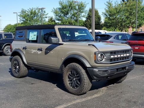 New 2025 Ford Bronco 4-Door image 3