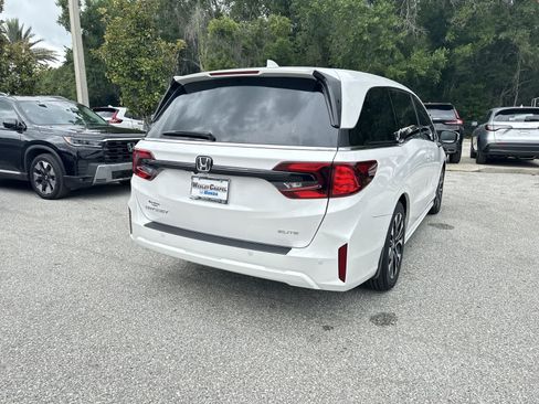 Used 2025 Honda Odyssey Elite image 6
