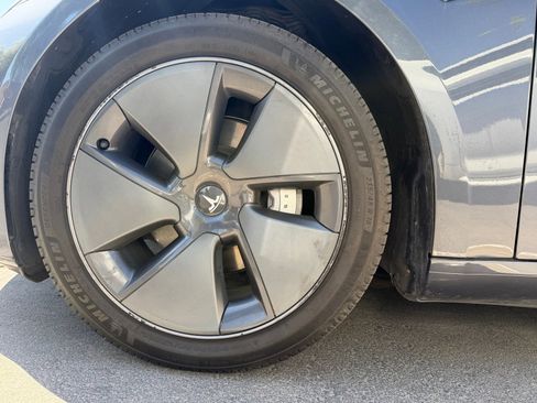 Used 2022 Tesla Model 3 Long Range AWD/4WD image 6