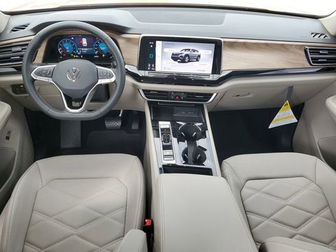 Used 2024 Volkswagen Atlas SE image 14