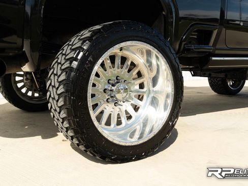 Used 2025 GMC Sierra 2500 Denali Ultimate image 40