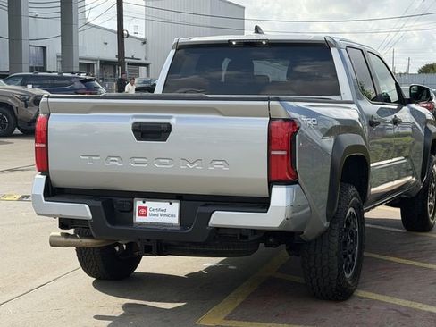 Certified 2024 Toyota Tacoma TRD Off-Road AWD/4WD image 7
