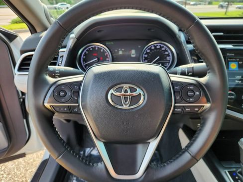 Used 2018 Toyota Camry XLE w/ Driver Assist Package FWD image 19