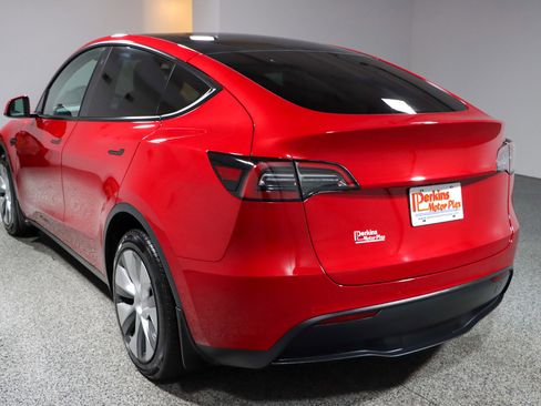 Used 2021 Tesla Model Y Long Range image 8