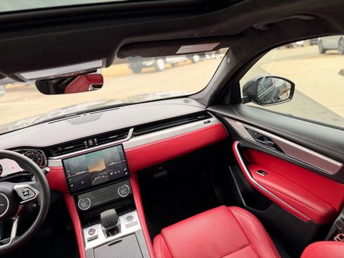 Used 2024 Jaguar F-PACE R-Dynamic S image 37