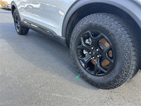 Certified 2022 Ford Explorer Timberline image 11