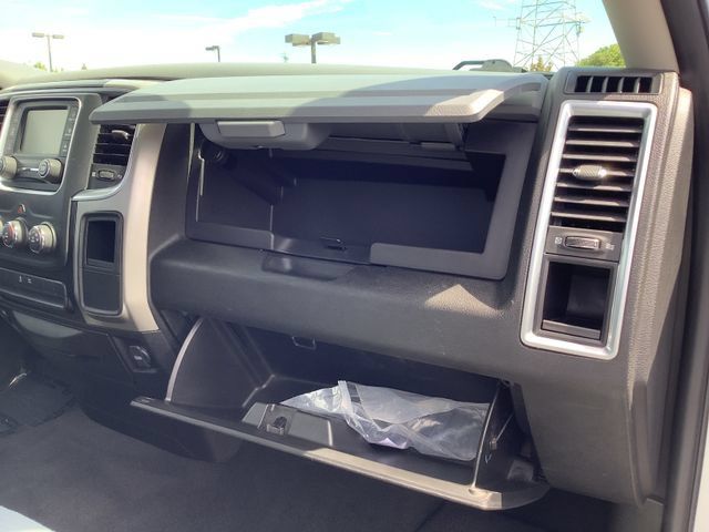 Used 2019 RAM 1500 Classic SLT AWD/4WD image 29