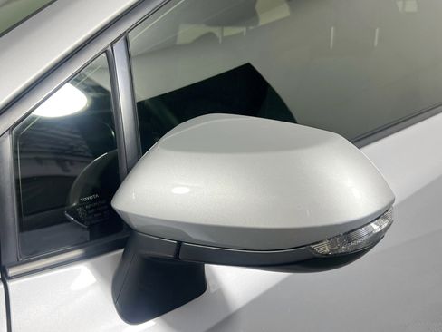 Used 2021 Toyota Corolla SE FWD image 12