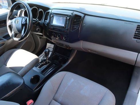 Used 2015 Toyota Tacoma 2WD Access Cab image 8