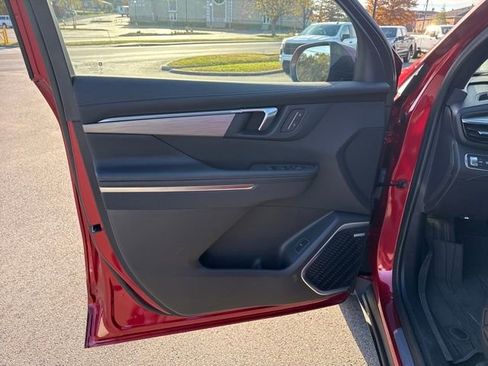 Used 2025 Buick Enclave Preferred image 11