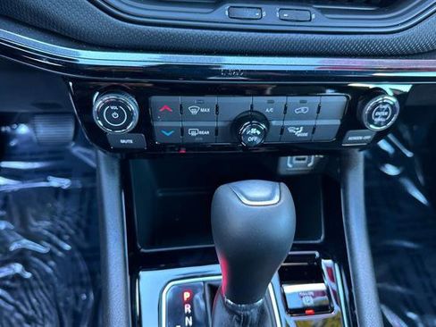 New 2026 Jeep Compass Latitude image 17