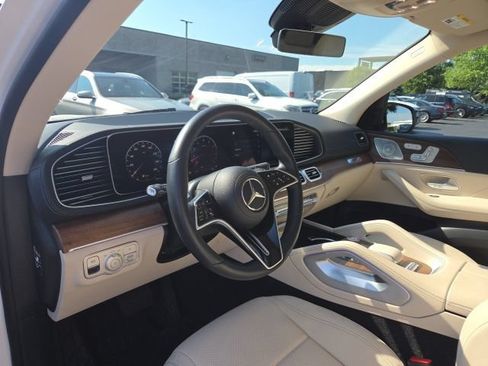 Used 2026 Mercedes-Benz GLS 450 4MATIC image 9