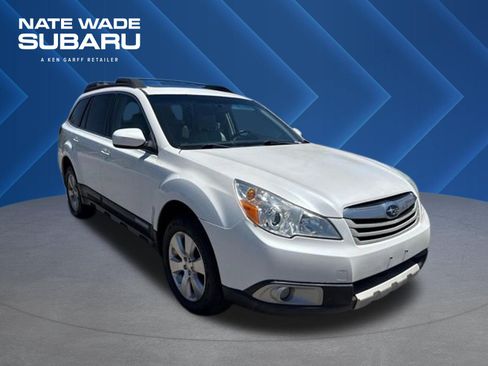 Used 2011 Subaru Outback 3.6R Limited AWD/4WD image 1